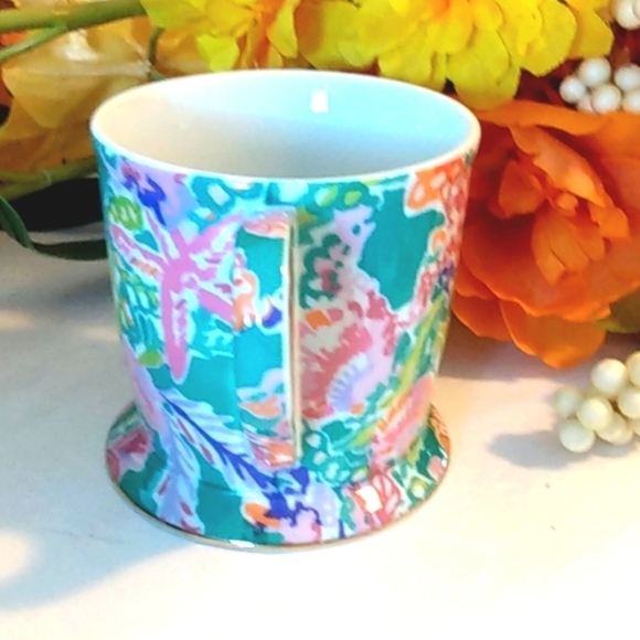 LILLY PULITZER GREEN CORAL COFFEE MUG TEA CUP SIZE 12oz. - Picture 3 of 8